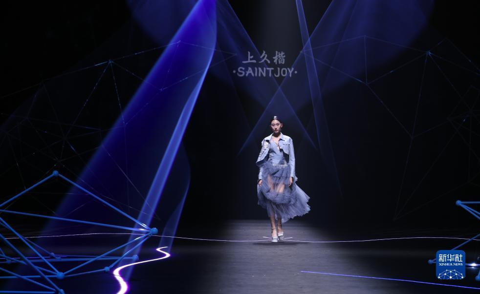 老虎机开关机打法256